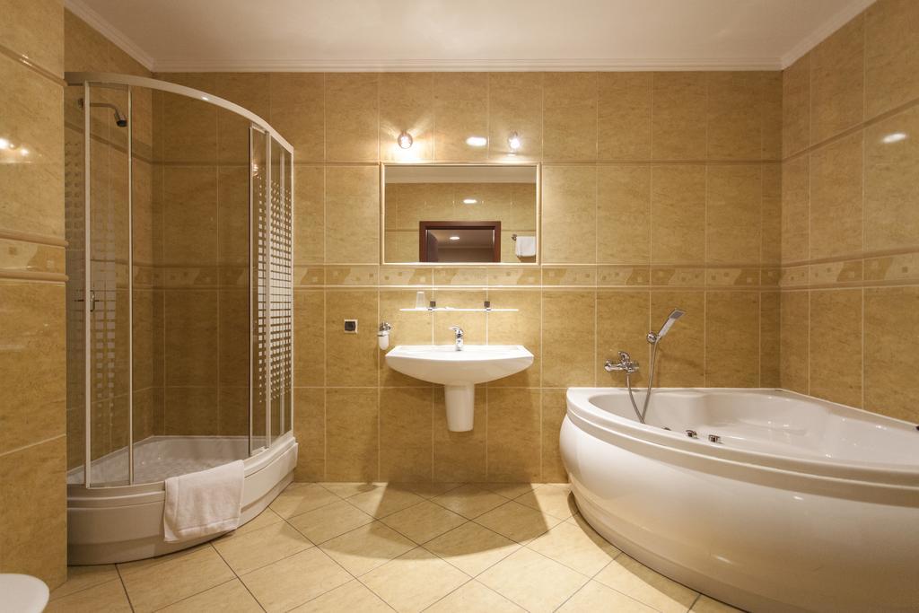 L'Ascada Hotel Śrem Kültér fotó