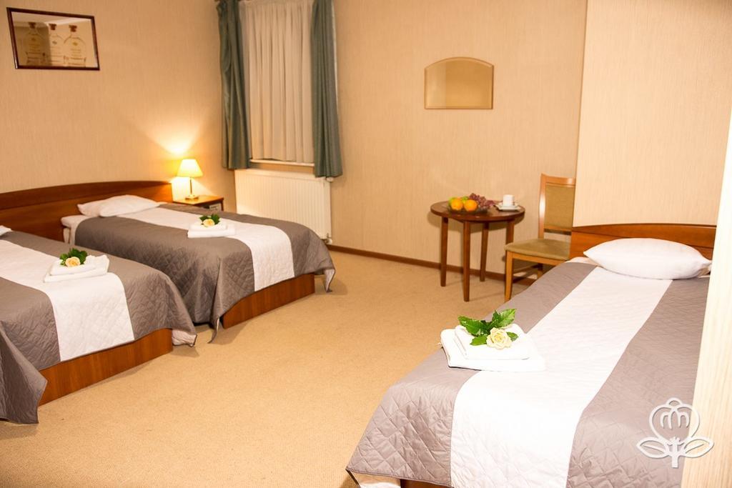 L'Ascada Hotel Śrem Kültér fotó