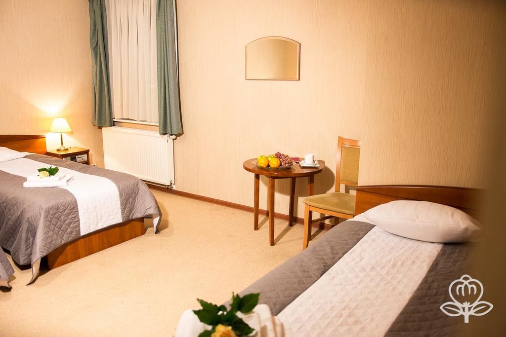 L'Ascada Hotel Śrem Kültér fotó